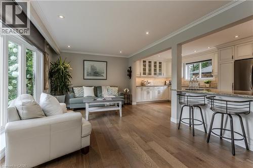 2124 Sandringham Drive, Burlington, ON - Indoor Photo Showing Living Room