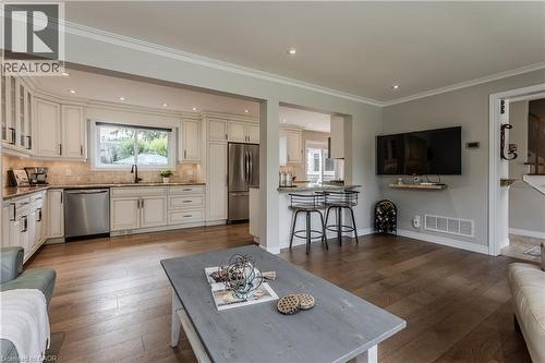 2124 Sandringham Drive, Burlington, ON - Indoor