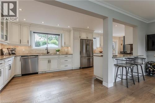2124 Sandringham Drive, Burlington, ON - Indoor Photo Showing Kitchen With Upgraded Kitchen