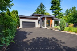 282 Robina Road  Hamilton, ON L9G 2L7