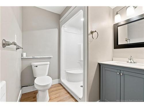 836 Windsor St, Fredericton, NB - Indoor Photo Showing Bathroom