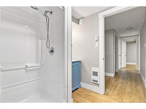 836 Windsor St, Fredericton, NB - Indoor Photo Showing Bathroom
