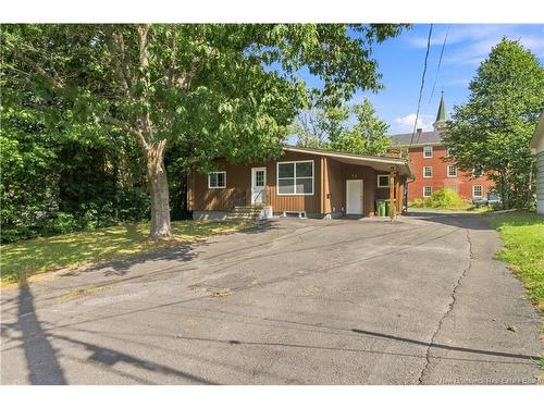 836 Windsor St, Fredericton, NB - Outdoor