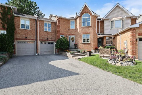 411 Butler Court  Aurora, ON L4G 6G8
