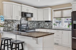22 Hunter Avenue Tay, ON L0K 2A0