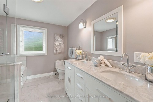 2656 Spruce Needle Drive, Mississauga, ON - Indoor Photo Showing Bathroom