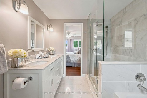2656 Spruce Needle Drive, Mississauga, ON - Indoor Photo Showing Bathroom