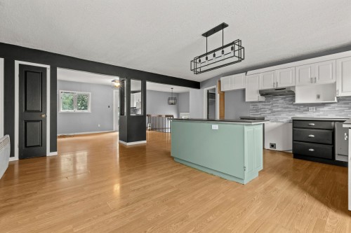 Vue d'ensemble - 763 Ch. De La Pointe-Aux-Fourches, Saint-Damase, QC - Indoor Photo Showing Kitchen