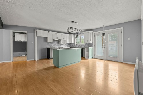 Vue d'ensemble - 763 Ch. De La Pointe-Aux-Fourches, Saint-Damase, QC - Indoor Photo Showing Kitchen