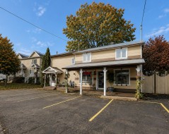 335  - 335A Boul. Adolphe-Chapleau  Bois-Des-Filion, QC J6Z 1Y6