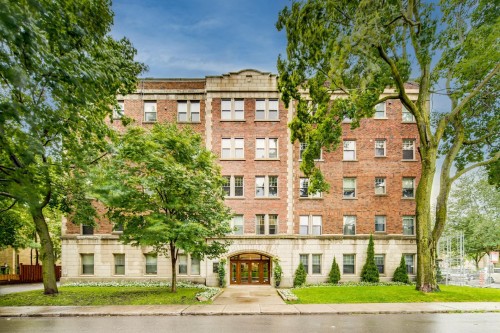 Front of Structure - 16-376 Av. Redfern, Westmount, QC - Outdoor With Facade