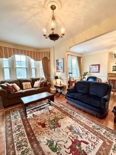 Living Room - 16-376 Av. Redfern, Westmount, QC - Indoor Photo Showing Living Room