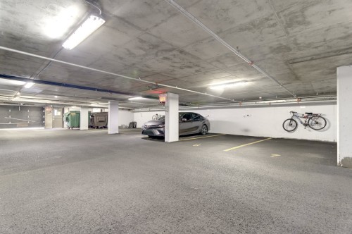 Garage - 3514 Rue Des Francs-Bourgeois, Boisbriand, QC - Indoor Photo Showing Garage