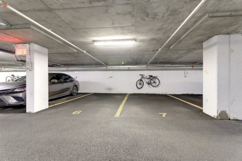 Garage - 3514 Rue Des Francs-Bourgeois, Boisbriand, QC - Indoor Photo Showing Garage