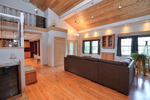 9 Ostermann Rd, St Andrews, MB - Indoor