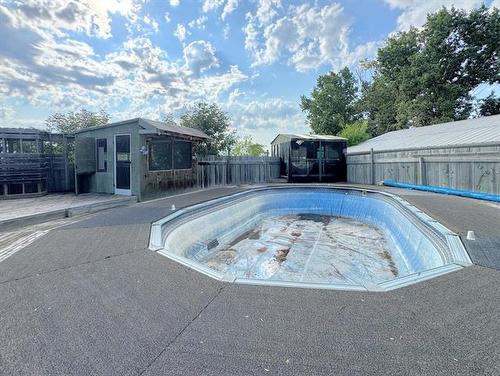 9 Ostermann Rd, St Andrews, MB - Outdoor With In Ground Pool