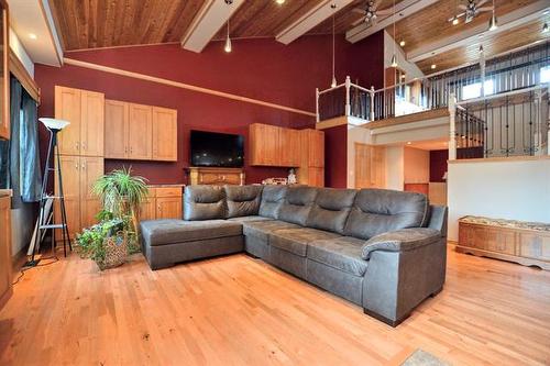 9 Ostermann Rd, St Andrews, MB - Indoor Photo Showing Living Room