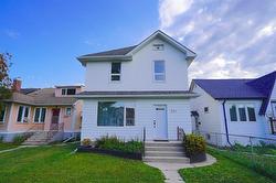 591 Church AVE  Winnipeg, MB R2W 1C1