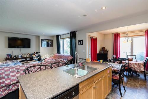 11 Brunet Prom, Winnipeg, MB - Indoor