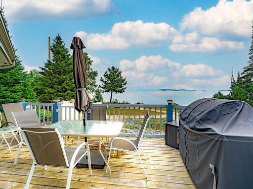 106 Island Avenue, Neebing, ON - Outdoor With Deck Patio Veranda