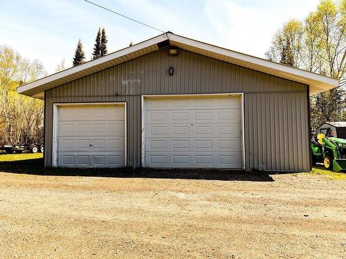 106 Island Avenue, Neebing, ON - Outdoor With Exterior