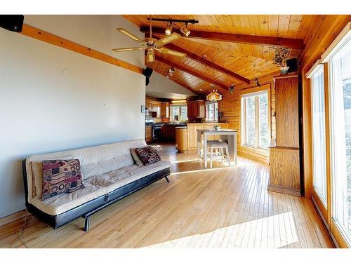 106 Island Avenue, Neebing, ON - Indoor Photo Showing Other Room