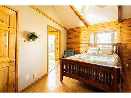106 Island Avenue, Neebing, ON - Indoor Photo Showing Bedroom