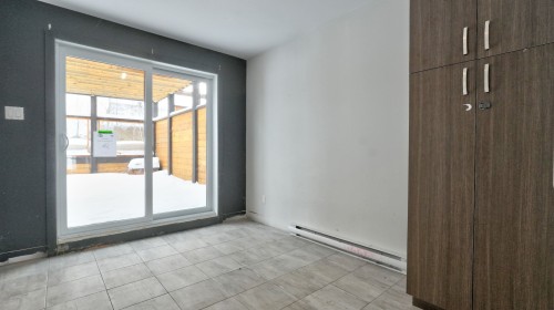 Salle familiale - 531 Av. Du Jade, Sainte-Marie, QC - Indoor Photo Showing Other Room