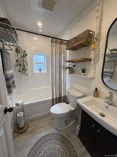 726 Bruce Ave, Nanaimo, BC 