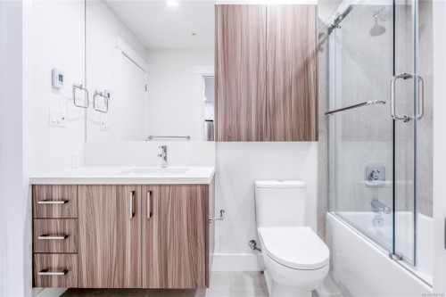 #407-6320 Sentinal Dr, Nanaimo, BC - Indoor Photo Showing Bathroom