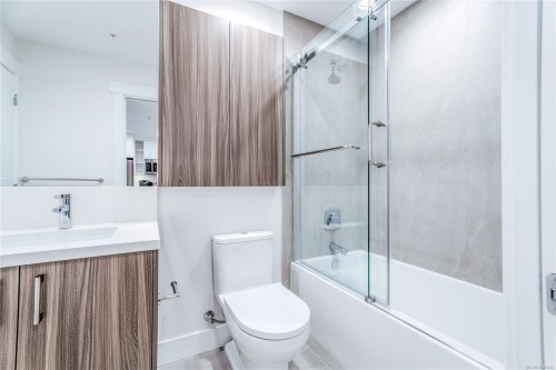#407-6320 Sentinal Dr, Nanaimo, BC - Indoor Photo Showing Bathroom