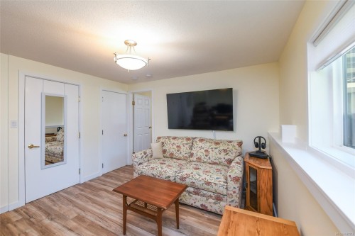 635 Pritchard Rd, Comox, BC 
