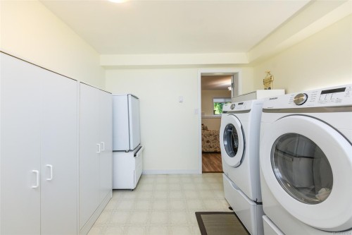 635 Pritchard Rd, Comox, BC 