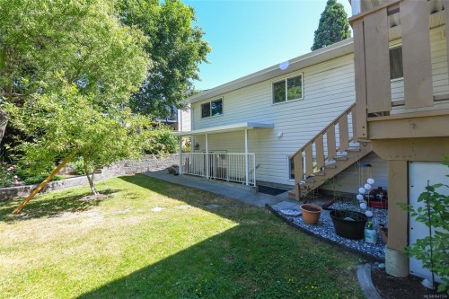 635 Pritchard Rd, Comox, BC 