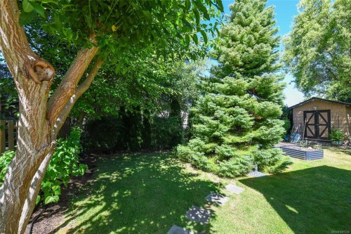 635 Pritchard Rd, Comox, BC 
