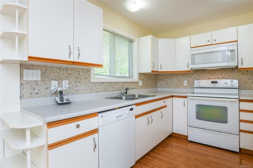 635 Pritchard Rd, Comox, BC 