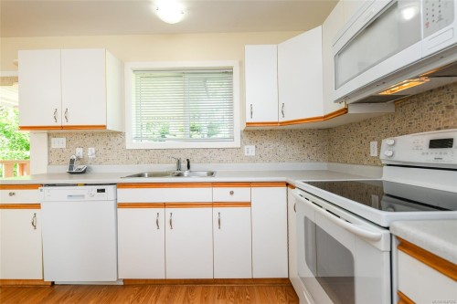 635 Pritchard Rd, Comox, BC 