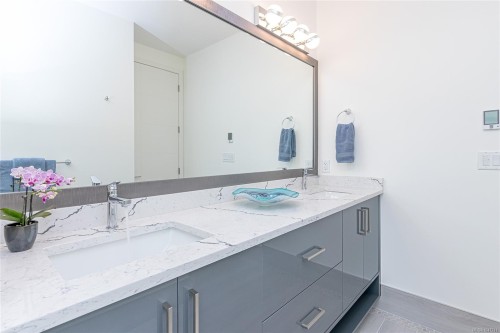 4701 Ambience Dr, Nanaimo, BC 