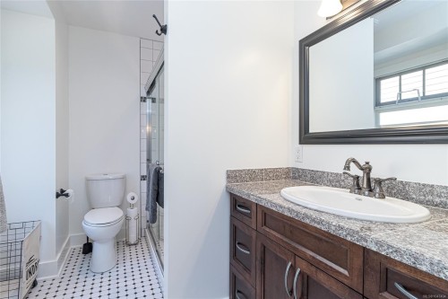 1232 Effingham St, Esquimalt, BC 