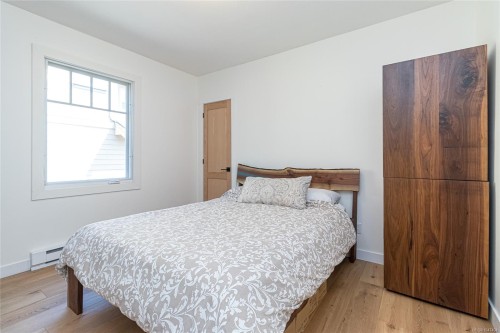 1232 Effingham St, Esquimalt, BC 
