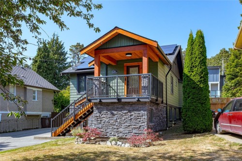 1232 Effingham St, Esquimalt, BC 