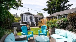 1721 Amphion St  Victoria, BC V8R 4Z8