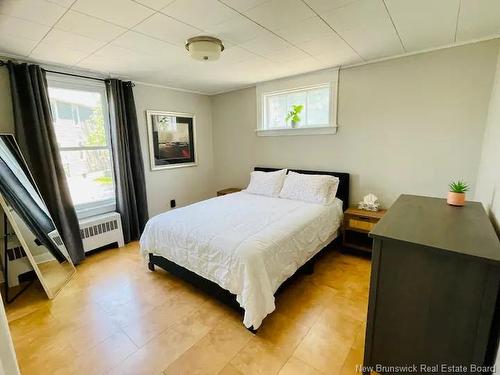 102-104 Lansdowne Ave, Saint John, NB - Indoor Photo Showing Bedroom