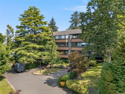 #104-1106 Glenora Pl  Saanich, BC V8P 2C3