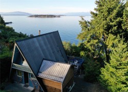 2961 Dolphin Dr  Nanoose Bay, BC V9P 9J3
