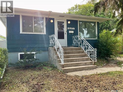 2255 Queen Street, Regina, SK - Outdoor
