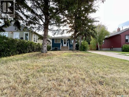 2255 Queen Street, Regina, SK - Outdoor