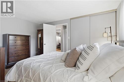 10 Macatee Place, Cambridge, ON - Indoor Photo Showing Bedroom