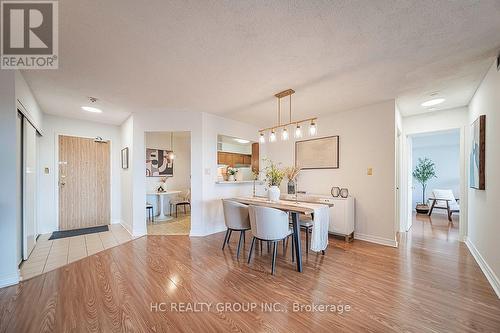 417 - 175 Bamburgh Circle, Toronto, ON - Indoor Photo Showing Kitchen
