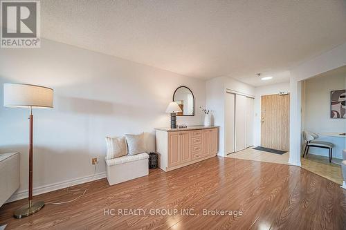 417 - 175 Bamburgh Circle, Toronto, ON - Indoor Photo Showing Kitchen With Double Sink